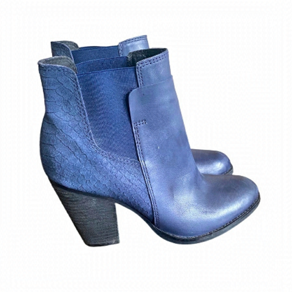 ALDO Blue Healed Boots Size 7.5
